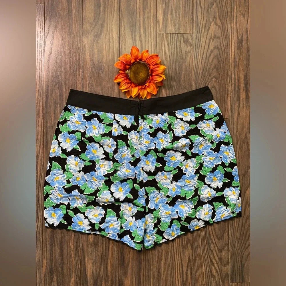 🦋B2G1🦋UNIQUE VINTAGE Blue Retro Floral Scalloped High Waisted Shorts NWOT - Picture 4 of 8